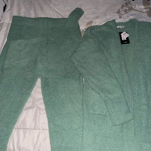 Brand new three piece cozy set